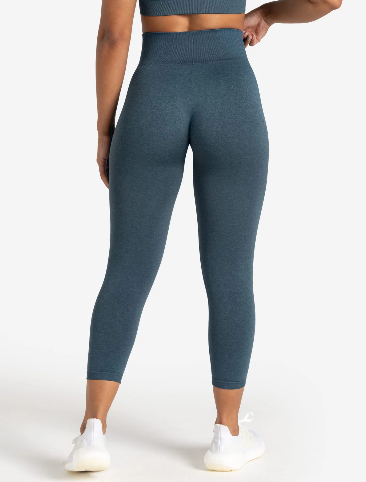 ADAPT 2.0 Seamless 7/8 Leggings - Petrol Blue - Image 4