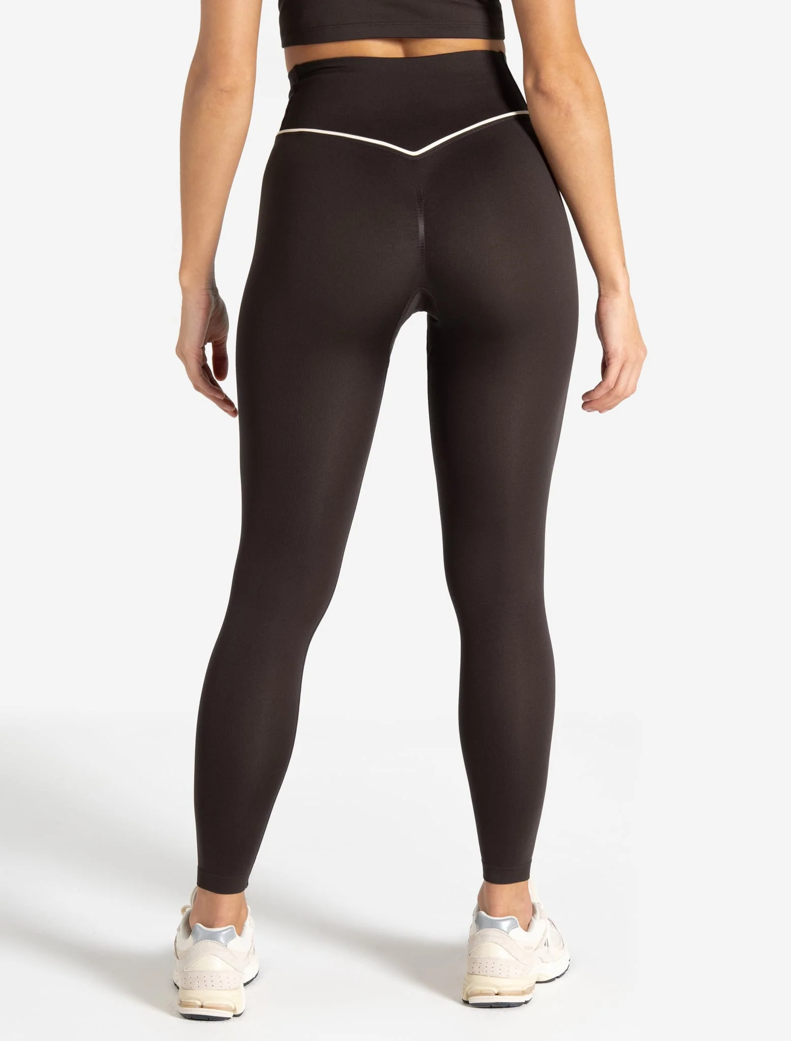 Sculpt Seamless Scrunch Leggings - Espresso/Marshmallow - Image 4