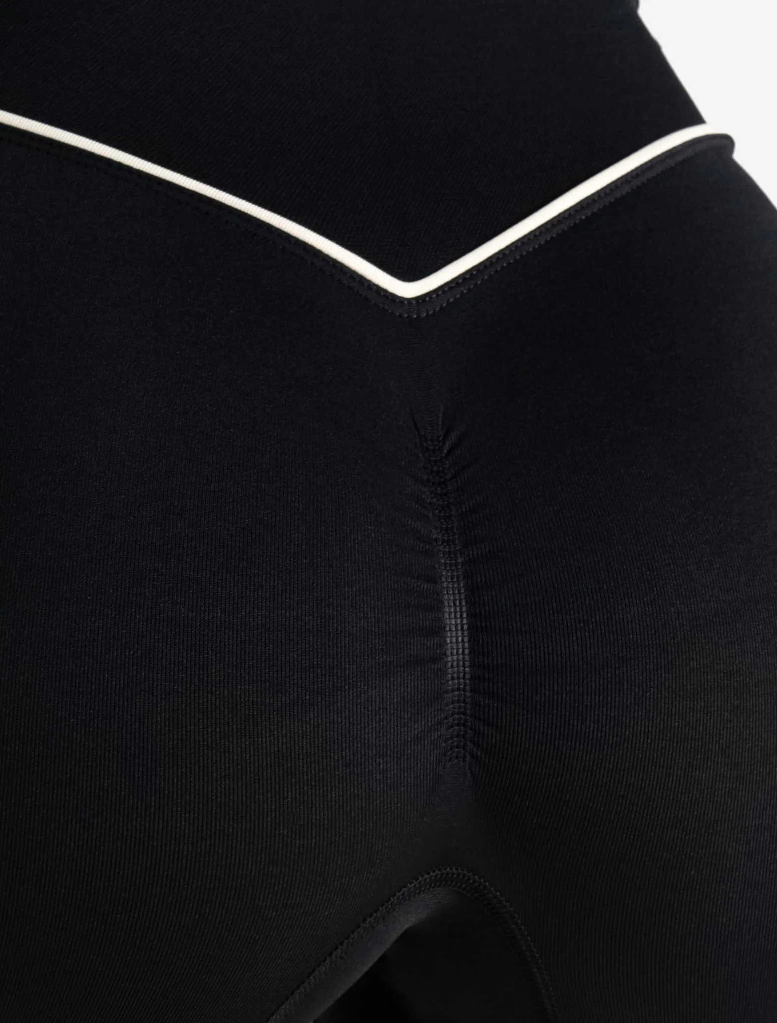 Sculpt Seamless Scrunch Shorts - Black/Marshmallow - Image 6