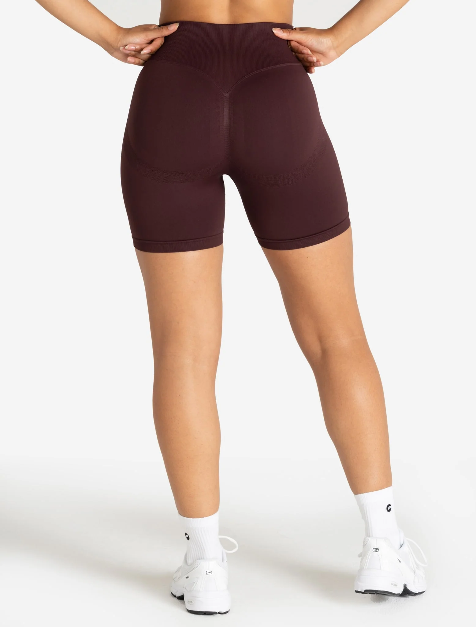Training Seamless Scrunch Shorts - Deep Cherry - Image 4